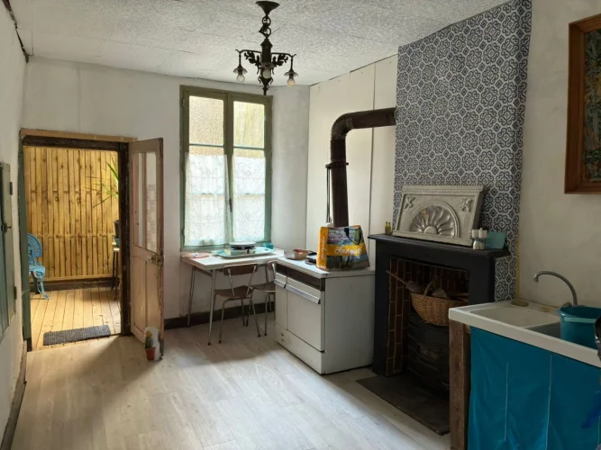 2 Bed House for Sale in Saint-Léonard-De-Noblat photo 4