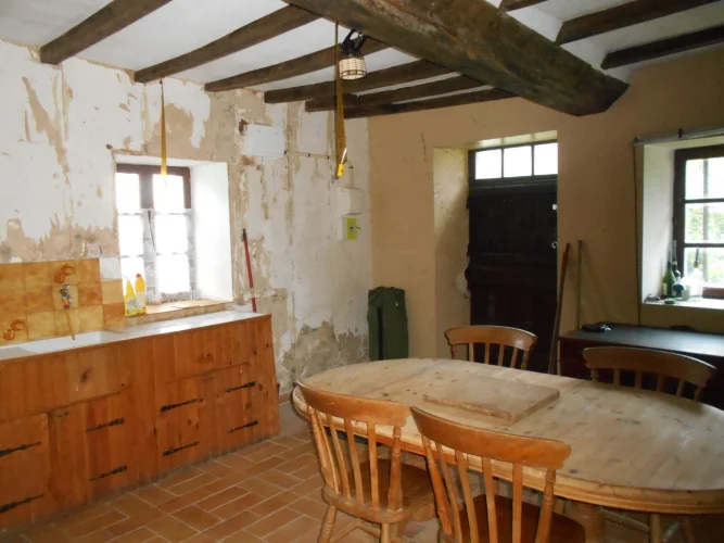 Excellent Value - Exclusive - Very Pretty Stone Cottage to Finish Renovating with Attached Level Garden. Compliant Foss… photo 3