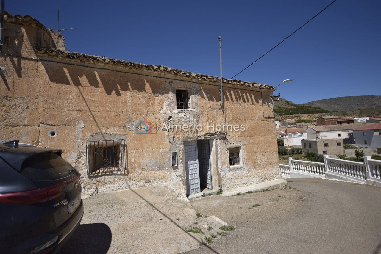 Townhouse for sale in Oria, Almería