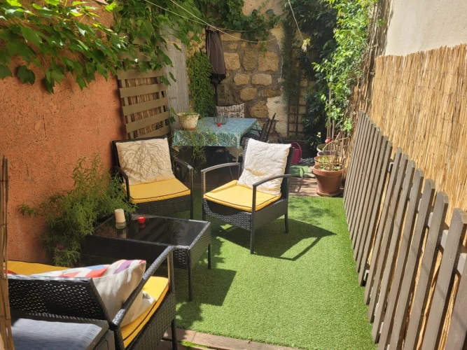 Charming Character Apartment with Courtyard and its Summer Kitchen. photo 4