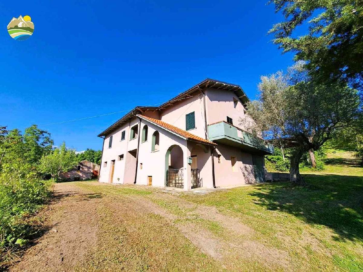 4 bedrooms country house, 320 m² Montefino, Teramo (province)