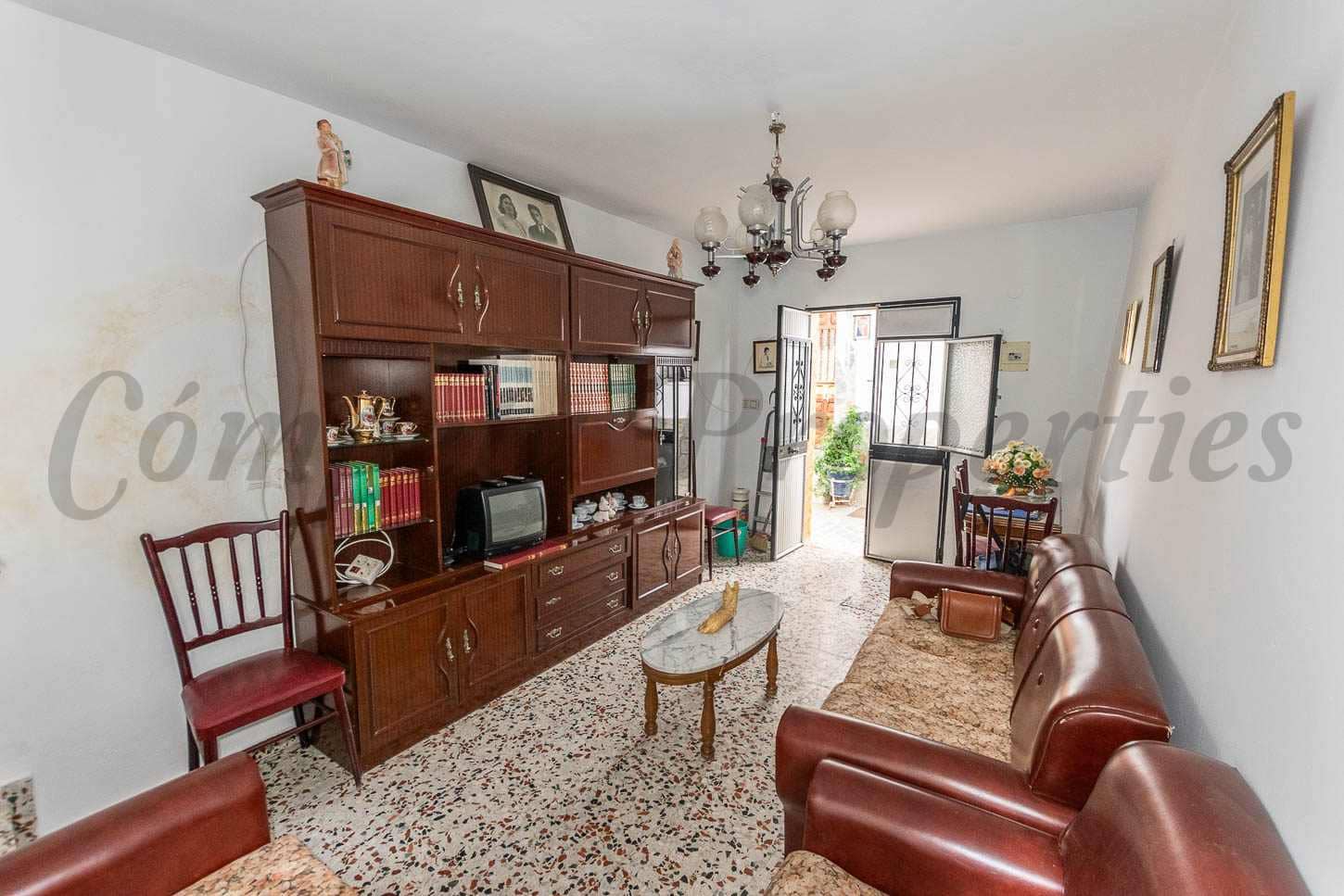 Townhouse for sale in Salares, Málaga photo 3