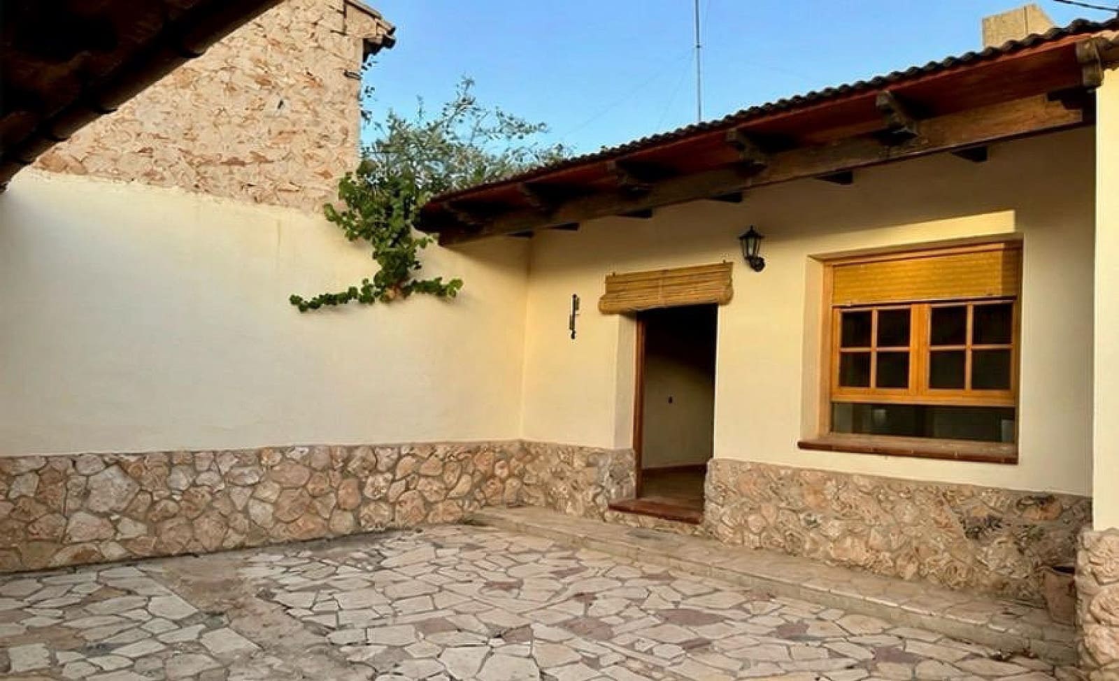 Townhouse for sale in Pinoso, Alicante photo 4