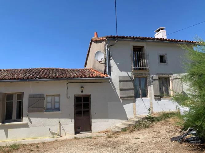 Vienne - Close to Savigné, Charming 3 Bedroom House with Outbuidlings and Land photo 2