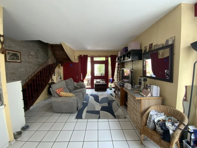 Gramat Center – Stone House of Character with Pleasant Courtyard, Shops on Foot. photo 5
