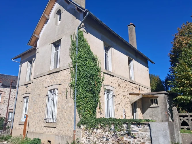4 Bed House for Sale in la Croisille-Sur-Briance
