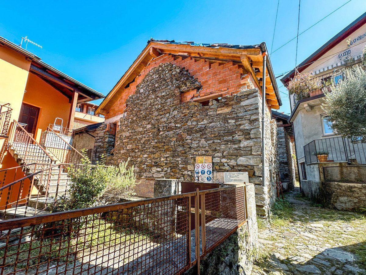 Property in Cannobio photo 2