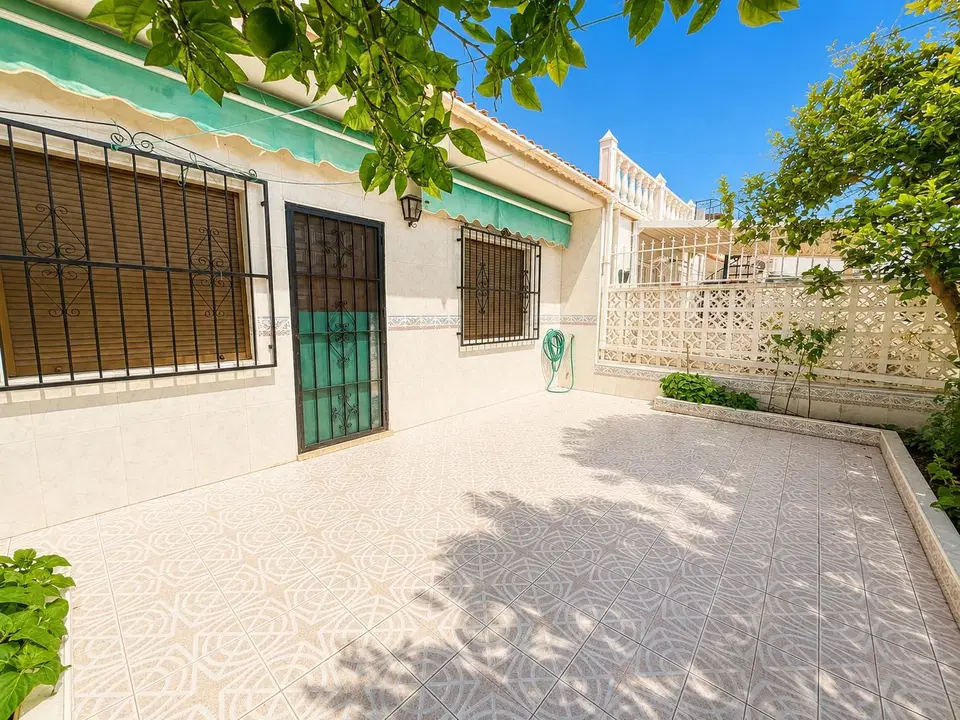 Bungalow in Torrevieja, Alicante province