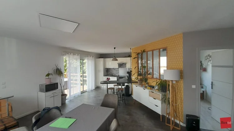 Comfortable House in a Quiet Village 15 Minutes from Laval photo 2