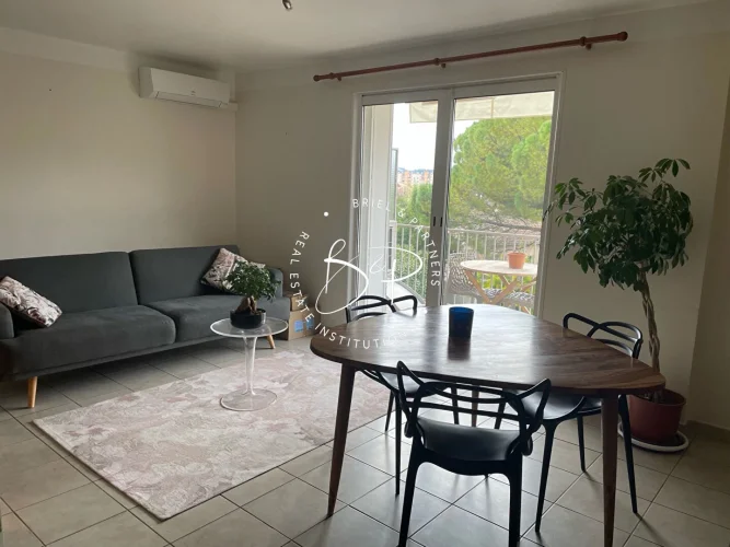 Draguignan 3-Room Apartment with Tenant in Place, Parking and Cellar photo 2