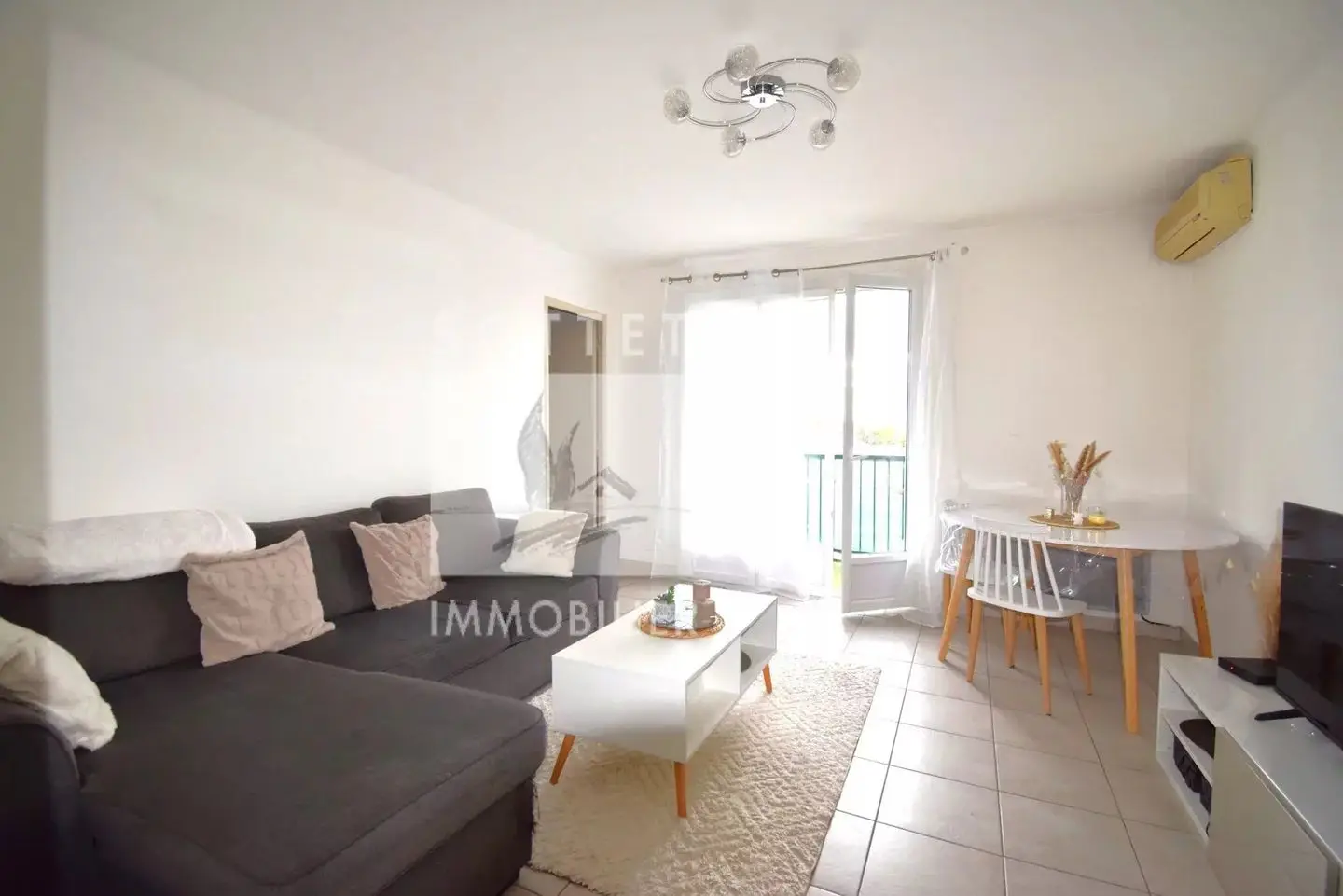 Apartment for sale in Bollene — 2 bedrooms, 57 m²