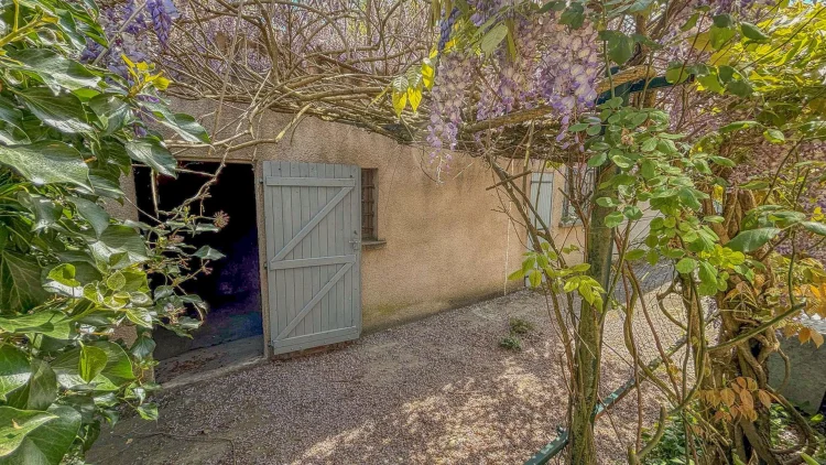 Pleasant Village House of 130m² Located Close to Shops with a Garage, Garden with Vegetable Garden and Well photo 3
