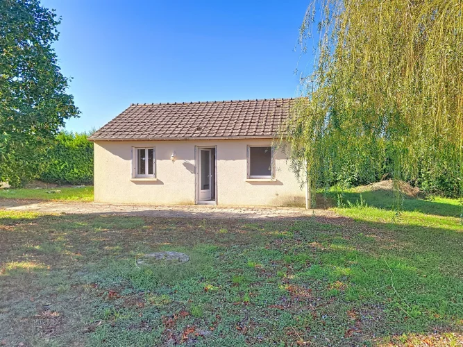 Property Complex with Meadows and Outbuildings Southeast of Cher photo 4