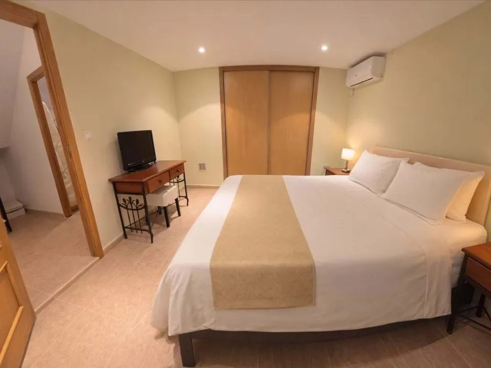 Hilton Real Estate photo 5