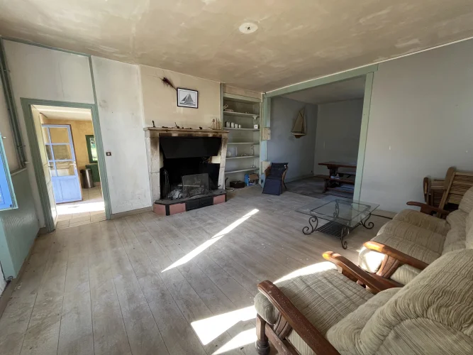 Idyllic Five-Bedroom Home in a Forest Setting with Large Gardens photo 4