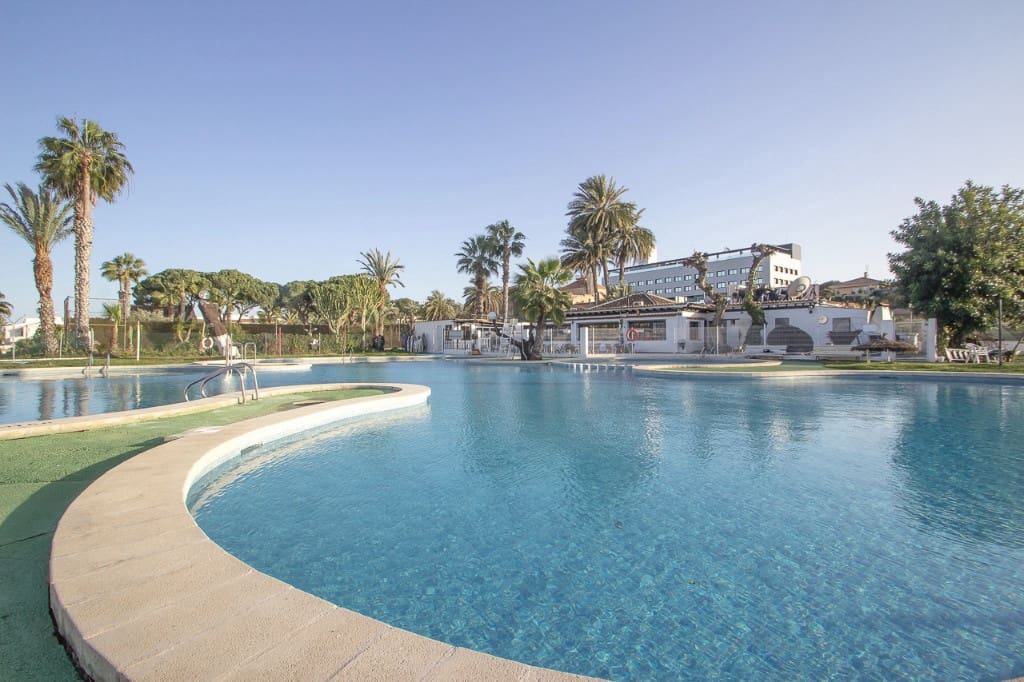 Apartment for sale in Los Balcones, Alicante photo 4