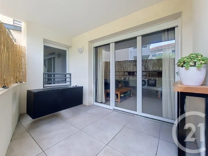 Centre-Ville of Draguignan, 57 m² T3 with Balcony, Underground Parking and all Amenities Within Walking Distance