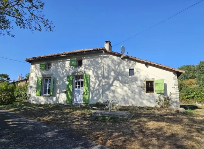 2 Bed House for Sale in Alloue