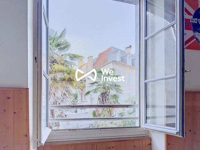 53 m² Two-Bedroom Flat to Renovate in Central Pau photo 4