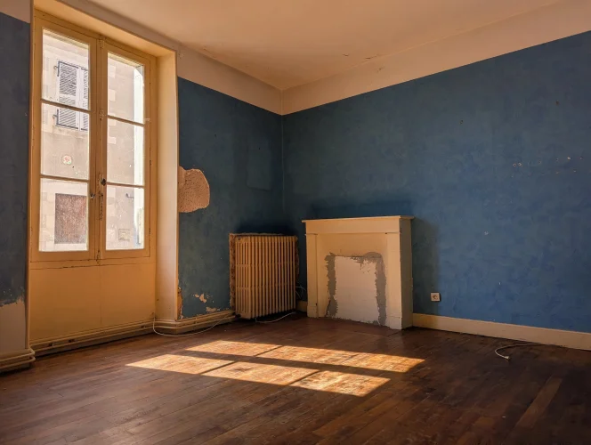 Large 4 Bedroom Townhouse in Prime Location in Montmorillon photo 4