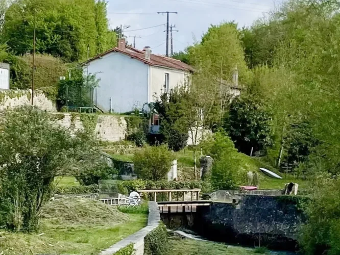 2 Bed House for Sale Near Chez Vécant
