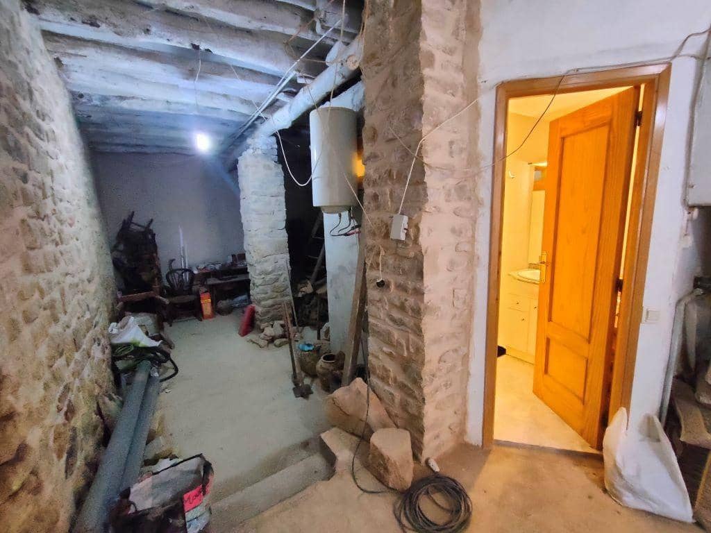 Townhouse for sale in Torre del Compte, Teruel photo 3