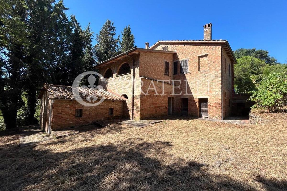3 bedrooms farmhouse, 370 m² Chiusi, Siena (province)