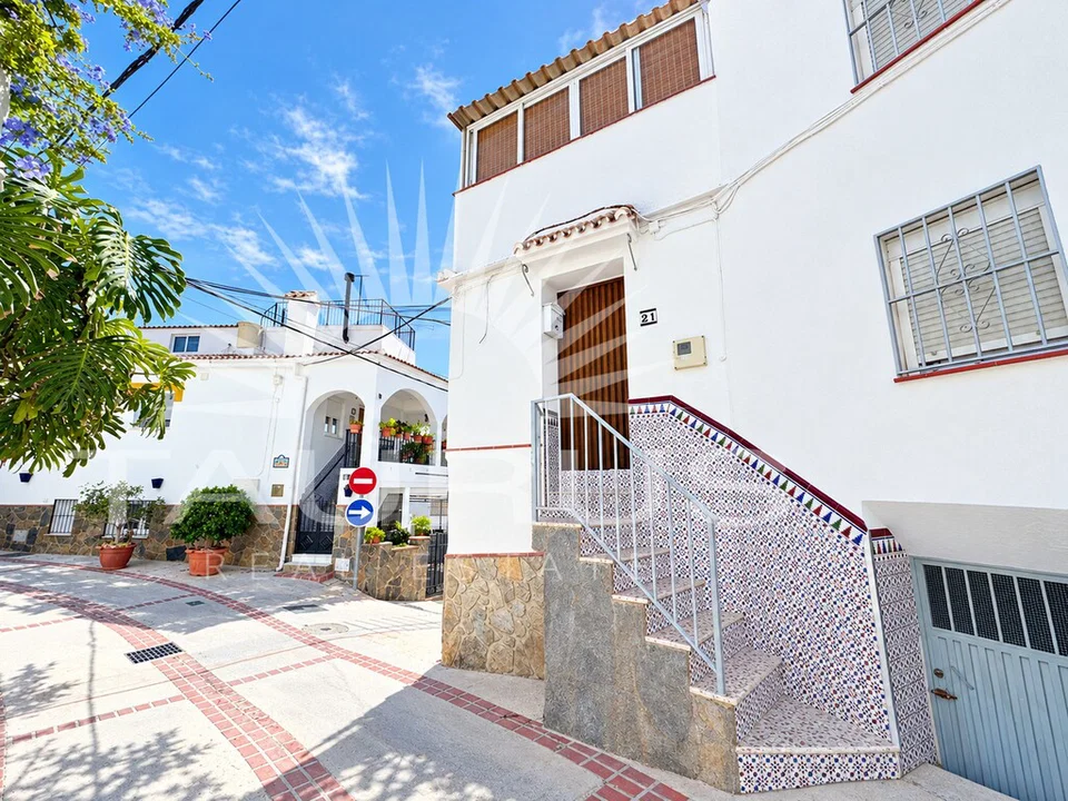 Village house in Canillas De Albaida, Malaga