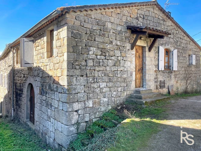 A Pair of Stone Houses to Renovate, 221 m², with 8.78 ha of Land, Including 3,440 m² Nearby photo 4