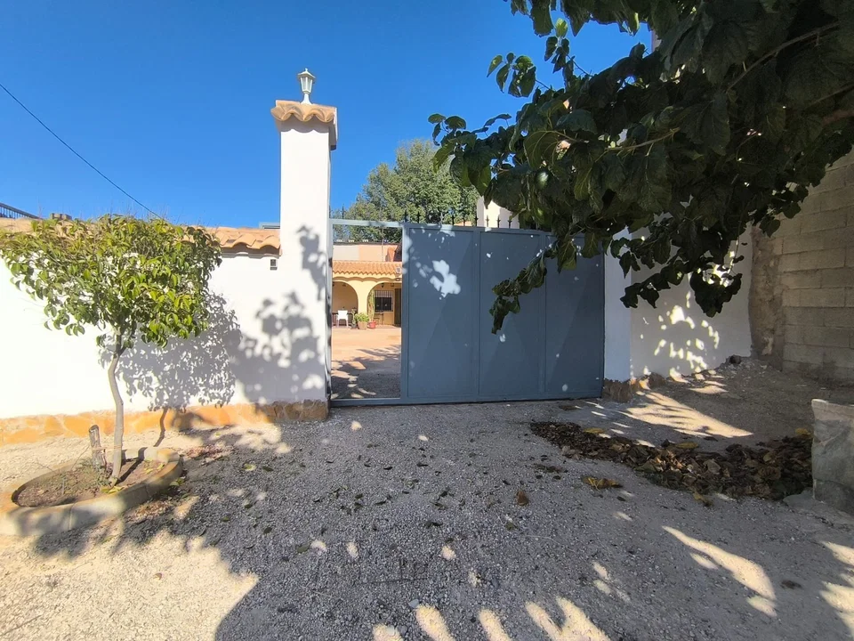 Country house in Monovar, Alicante province