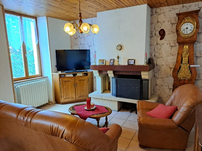 Large House for Sale in Quillan with M&M Immobilier photo 2