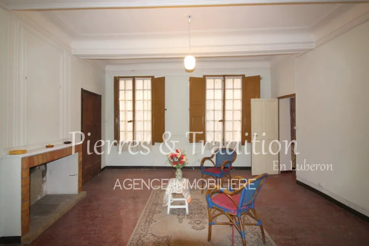 In the Heart of the Luberon, Beautiful Town House with Character photo 2