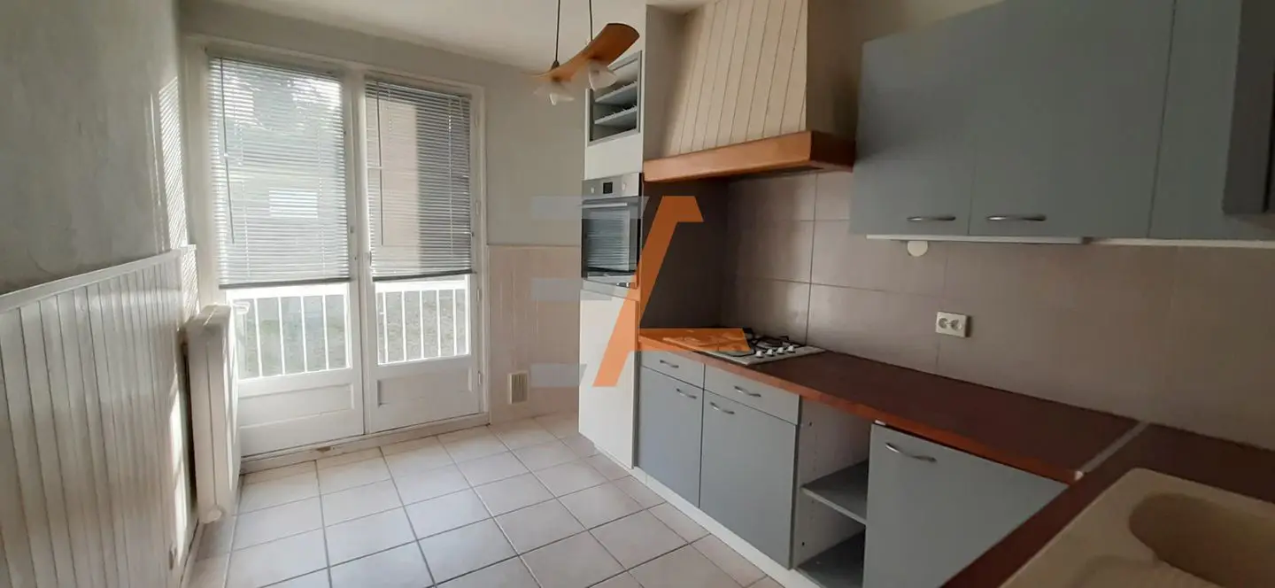 Apartment for sale in Firminy — 2 bedrooms, 62 m² photo 3