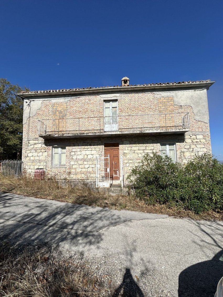Property in Serramonacesca photo 3