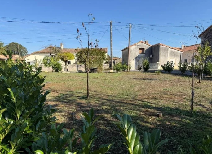 3 Bed House for Sale in Blanzay photo 4