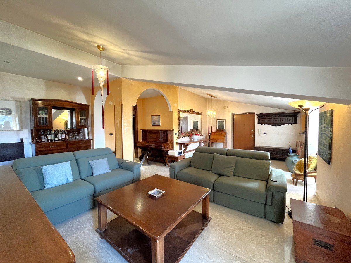 3 bedrooms penthouse, 202 m² Broccostella, Frosinone (province) photo 2