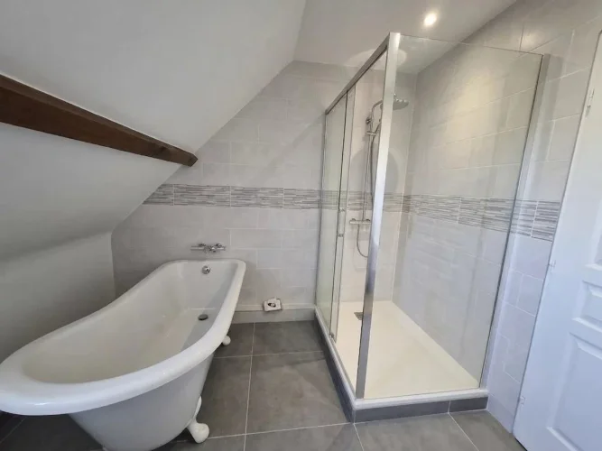 Stunning Detached 4 Bedroom Home, Close to the Centre of Village photo 5