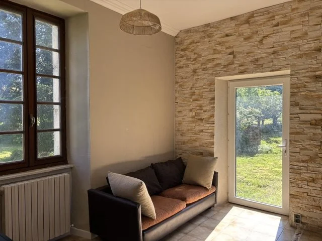 Stone House with Outbuilding on 5,500 m² of Land photo 3