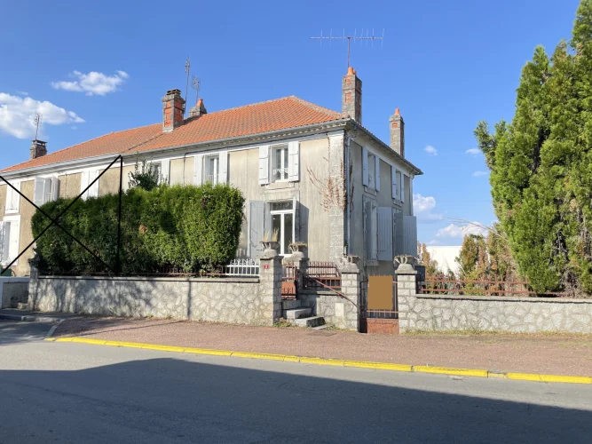 Townhouse to Renovate: Garden, Garage and Great Potential