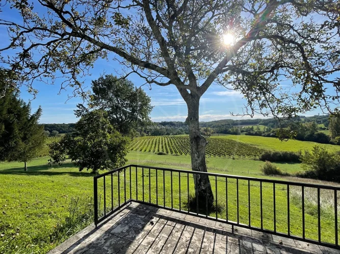 Pretty Property with Stunning Views photo 3