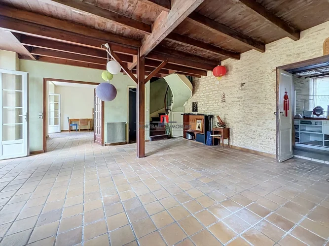 Stone House 275m² photo 2