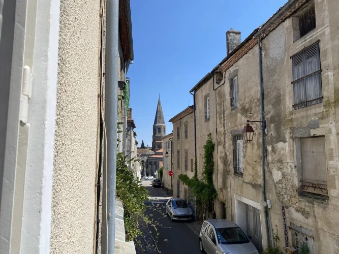 Townhouse with Commercial Premises in Le Dorat photo 3