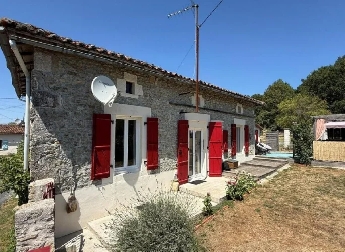 2 Bed House for Sale in Champagne-Mouton