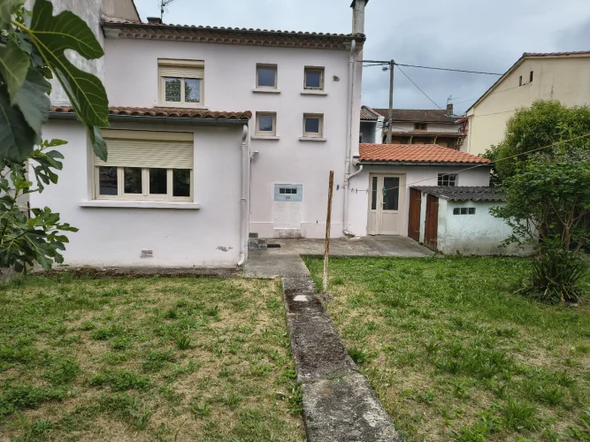 House with Garden Near the City Centre