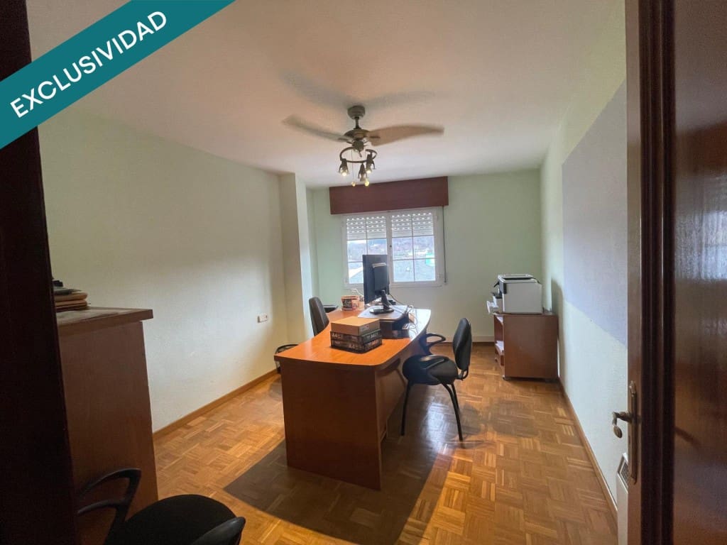 Apartment for sale in Vega de Espinareda, León photo 5