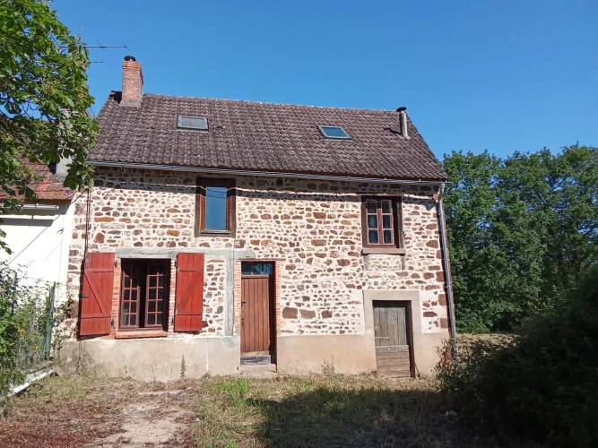 Hamlet House with Large Garden
