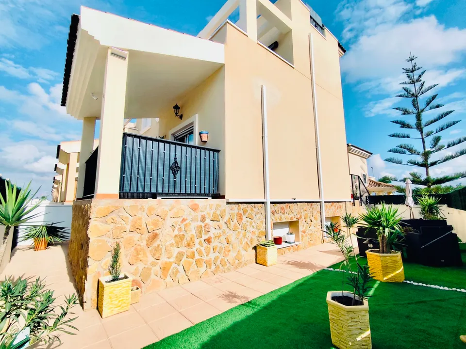 SINGULARITY HOMES photo 3