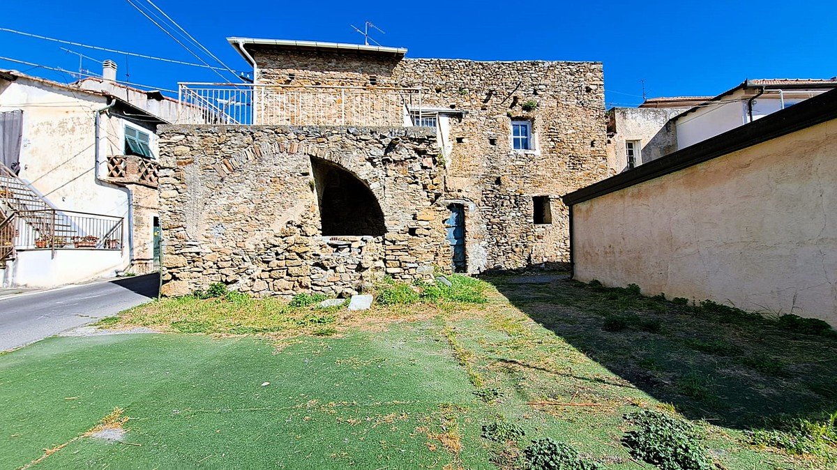 4 bedrooms historic house, 215 m² Cisano sul Neva, Savona (province) photo 5