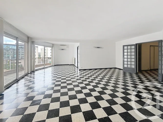 Beziers Near the Train Station, Polygon, Paul Riquet Avenues, Parc Des Poètes - 5-Room Apartment