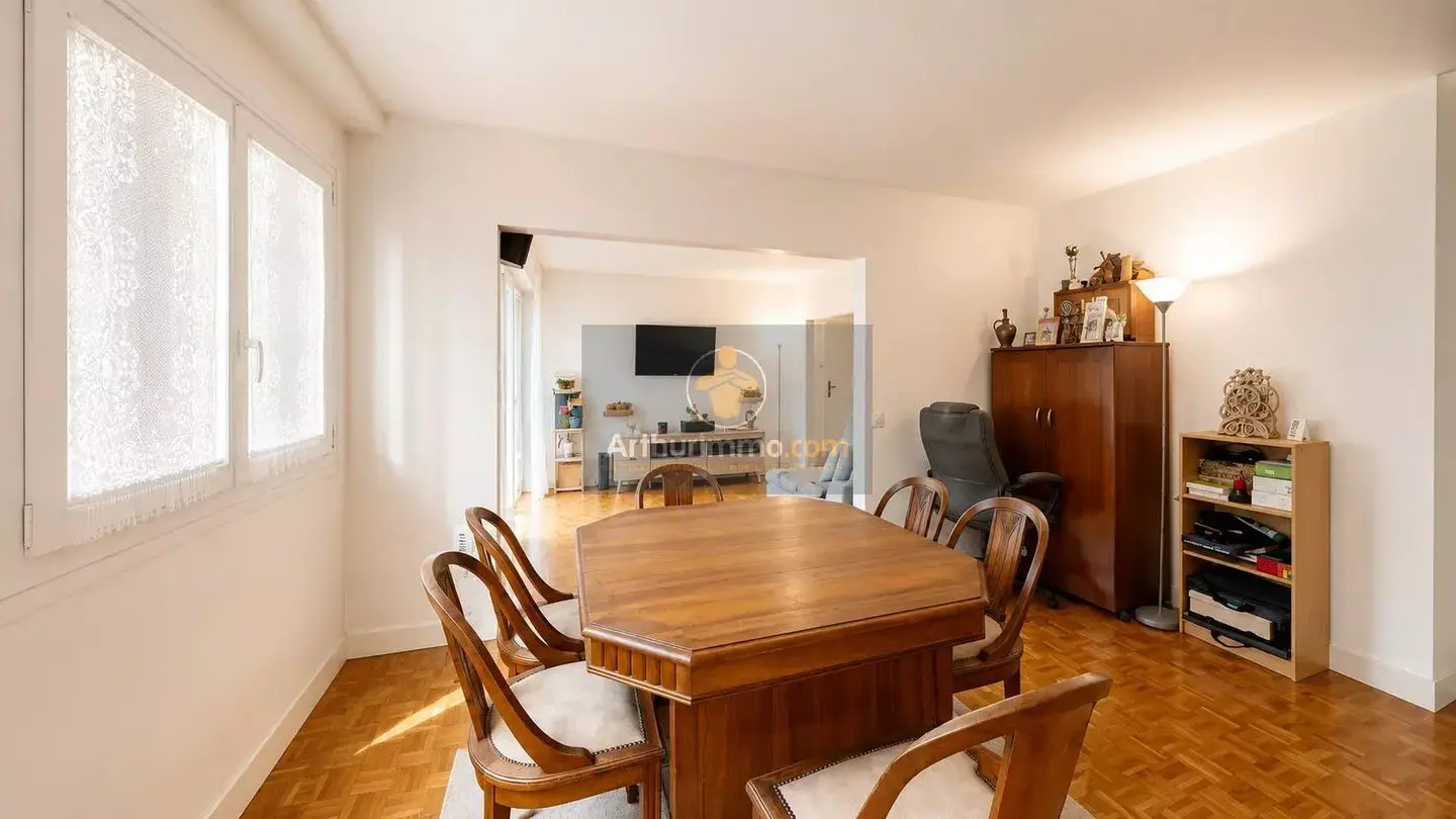 Apartment for sale in Verneuil-sur-Seine — 3 bedrooms, 93 m² photo 5